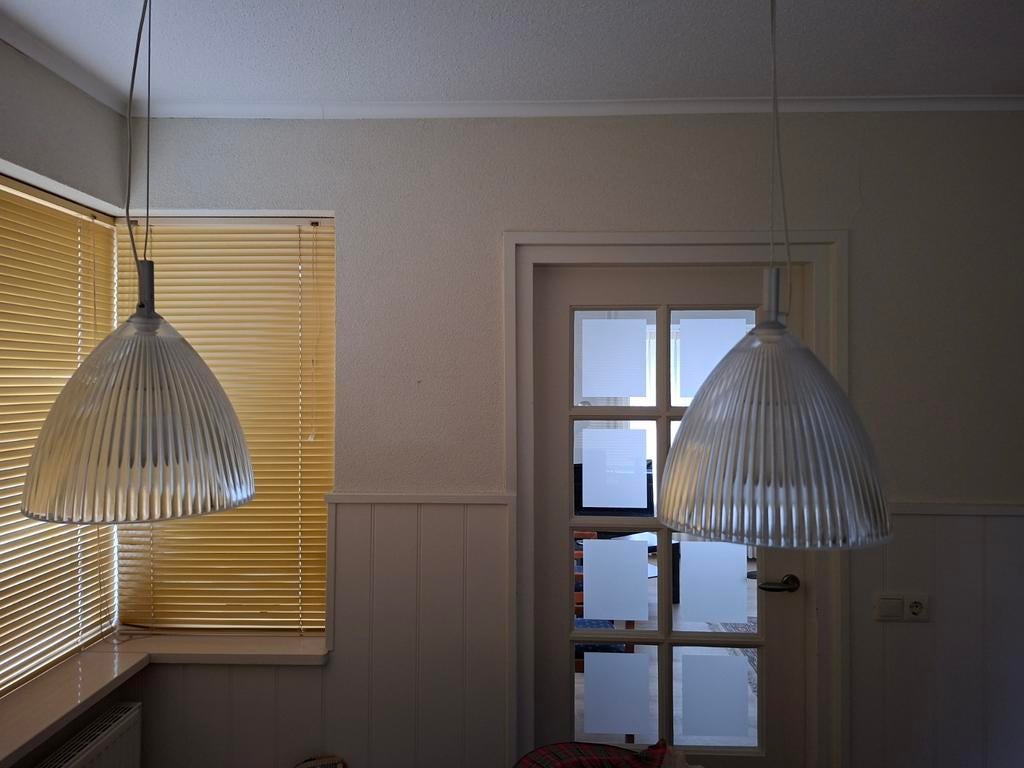 Set van 2 moderne hanglampen, geribbeld glas, Gebruikt, Glas, 75 cm of meer, Modern, Eigentijds