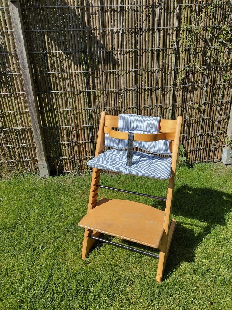 Stokke Tripp Trapp meegroeistoel met kussens en beugel, Ophalen, Gebruikt, Meegroeistoel, Gordel(s)