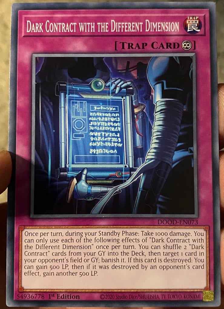 Yu-Gi-Oh! Dark Contract with the Different Dimension DOOD !, Ophalen of Verzenden, Zo goed als nieuw, Losse kaart