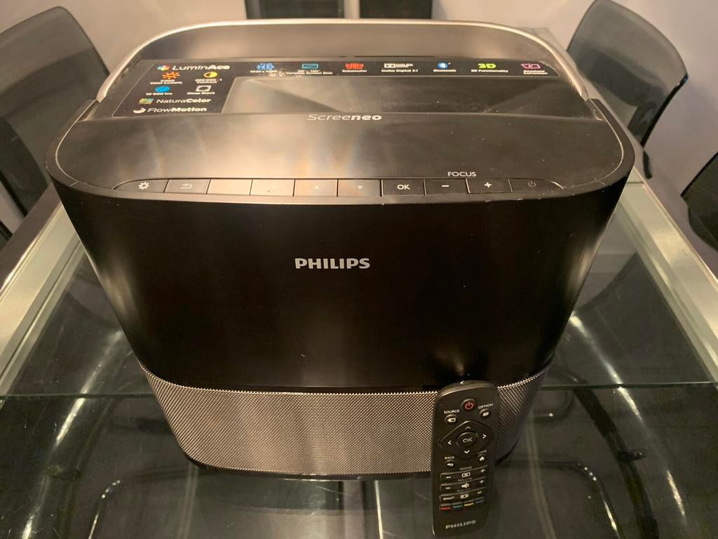 Screeneo Full-HD/Ultra Short Throw/Bluetooth/WiFi/, Audio, Tv en Foto, Beamers, Ophalen of Verzenden, Zo goed als nieuw, Overige technologieën