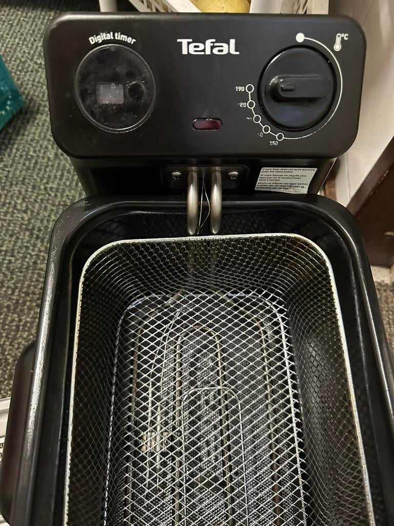Tefal 4liter frituurpan €15, Witgoed en Apparatuur, Frituurpannen, 4 liter of meer, Ophalen of Verzenden, Gebruikt