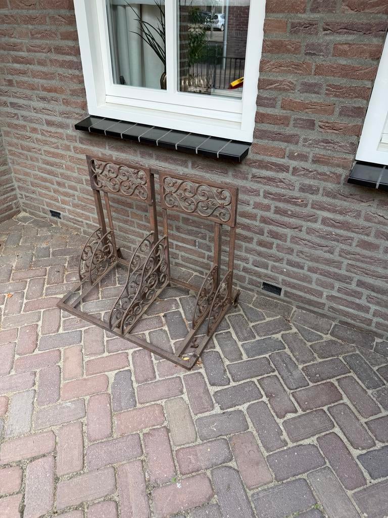 Metalen fietsenrek voor drie fietsen, Ophalen, Gebruikt