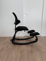 Stokke Varier Thatsit ergonomische kniestoel black on black, Ophalen of Verzenden, Zo goed als nieuw, Zwart