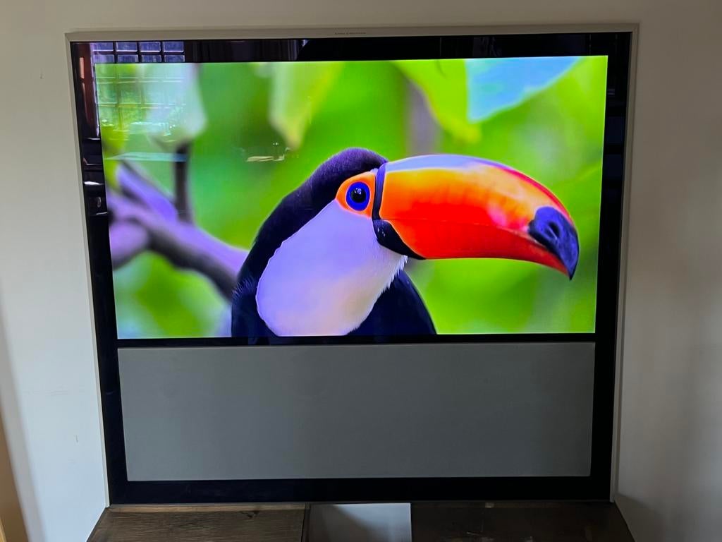 Bang & Olufsen BeoVision 10-46 + Beo4 Remote, Ophalen, Zo goed als nieuw, 100 cm of meer, Overige merken