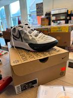 Nike Kyrie 8 - Maat 44, Kleding | Heren, Schoenen, Ophalen of Verzenden, Nieuw, Wit, Sneakers of Gympen