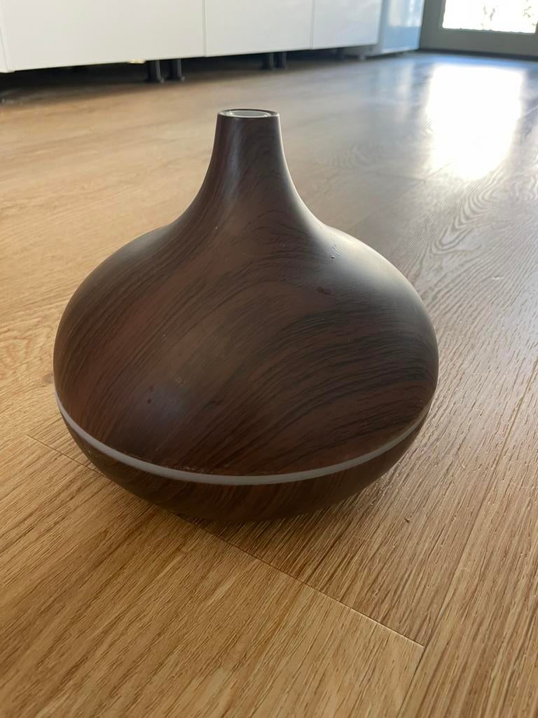Nette aroma diffuser met ledverlichting + in te stellen tijd, Ophalen of Verzenden, Zo goed als nieuw, Overige materialen, Minder dan 25 cm