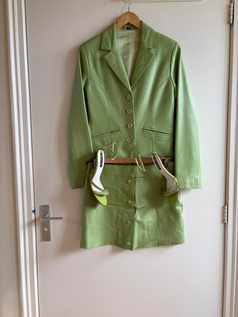 Sexy groene set echt leren rok en kort jasje + pumps, Ophalen of Verzenden, Zo goed als nieuw, Maat 36 (S), Groen