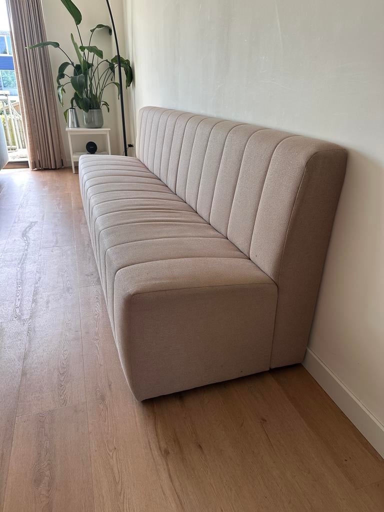 Eetkamerbank beige ligt glanzend, Huis en Inrichting, Stoelen, Ophalen, Overige kleuren, Zo goed als nieuw, Vier
