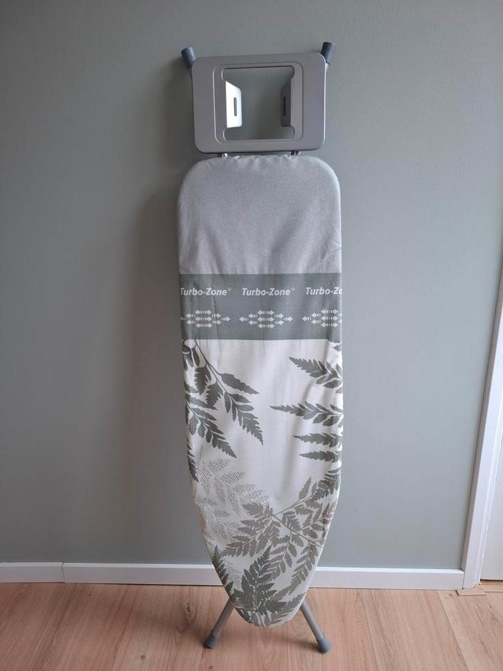 Strijkplank - Amper gebruikt, hoogte verstelbaar, Witgoed en Apparatuur, Strijkijzers en Strijkplanken, Zo goed als nieuw, Ophalen