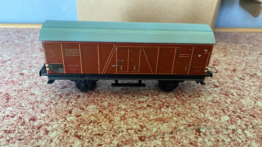 Trix geslotenwagen blik, Hobby en Vrije tijd, Modeltreinen | H0, Gelijkstroom, Trix, Wagon, Ophalen of Verzenden