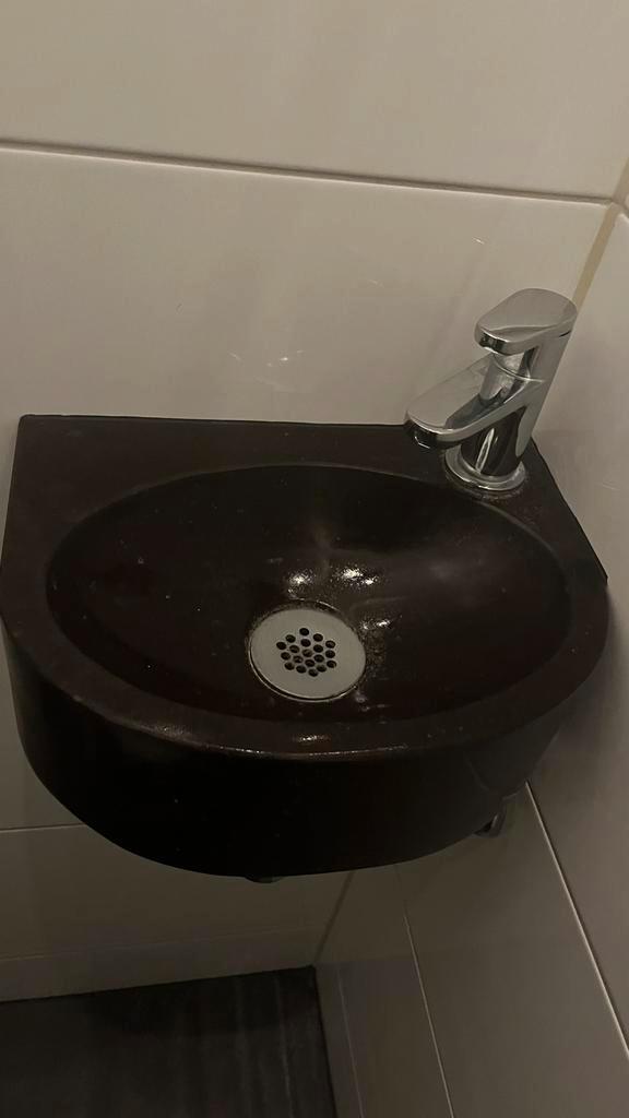 Wasbak / fontein wc, Doe-het-zelf en Verbouw, Sanitair, Gebruikt, Wastafel, Steen, Ophalen