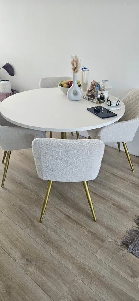 4 mooie eetkamerstoelen Teddy stof en gouden poten (geverfd), Ophalen, 100 tot 150 cm, Rond, 50 tot 100 cm