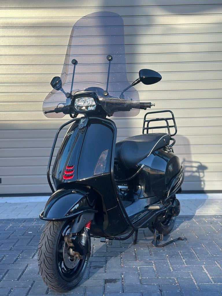 Vespa sprint full option, Fietsen en Brommers, Scooters | Vespa, Zo goed als nieuw, Vespa S, Maximaal 25 km/u, Benzine, Ophalen