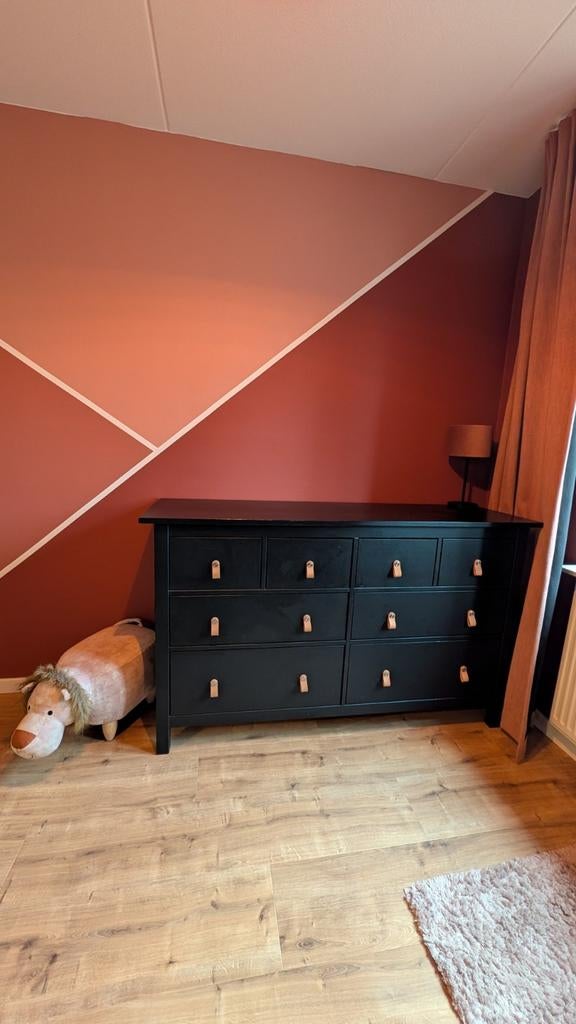 Hemnes 8 lade (commode), Kinderen en Baby's, Kinderkamer | Commodes en Kasten, Ophalen, Gebruikt, 50 tot 70 cm, 100 cm of meer