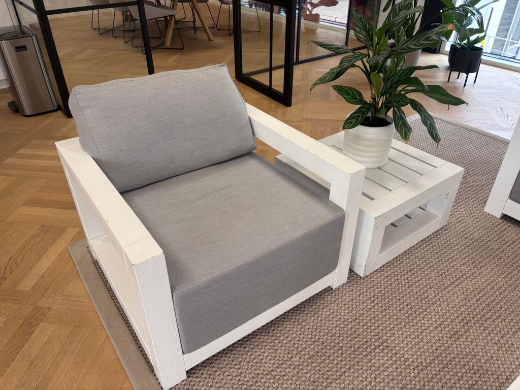 3 stoelen, Ophalen
