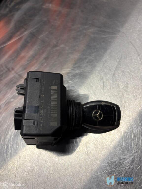 Contactslot + sleutel Mercedes E-klC207('09-'17) a2079057201, Gebruikt, Mercedes-Benz, M, Ophalen of Verzenden