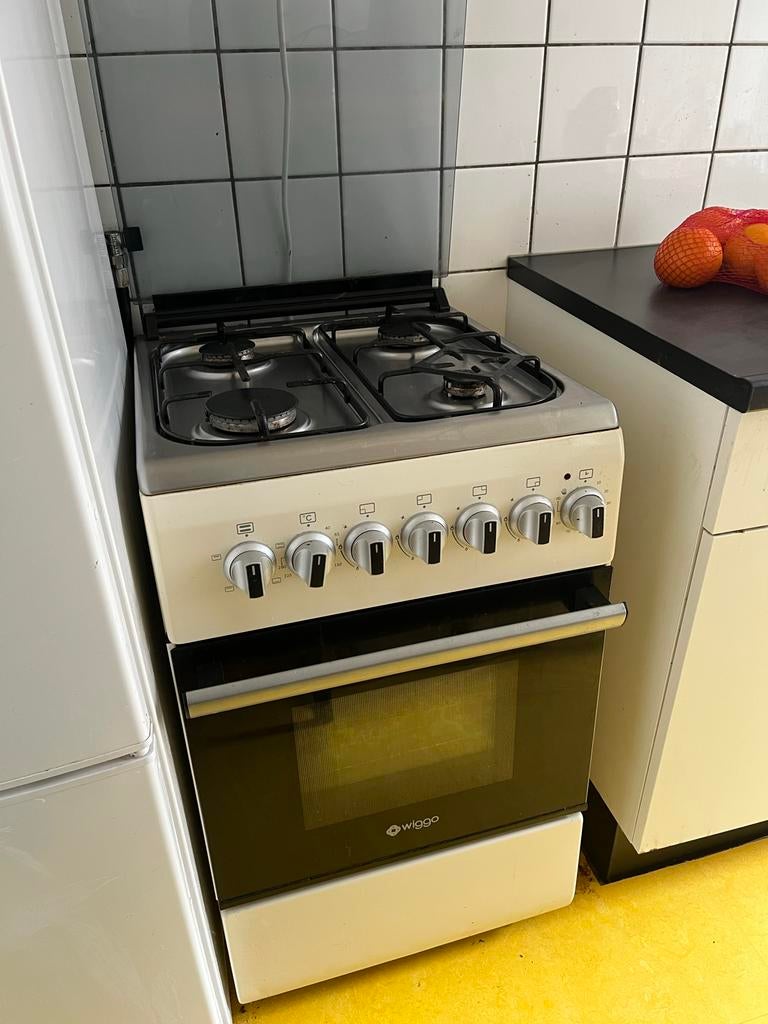Wiggo fornuis met oven, Witgoed en Apparatuur, Fornuizen, Ophalen, Gebruikt, 4 kookzones, Gas