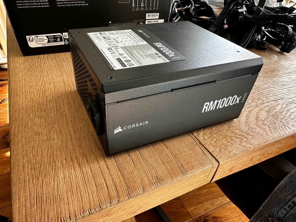 Corsair RM1000x Shift - 1000W voeding, Ophalen of Verzenden, Zo goed als nieuw