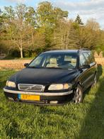 Volvo V70 2.4 D5 AUT 2003 Zwart, Auto's, 1800 kg, V70, Diesel, 2401 cc