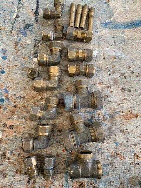 Knelkoppelingen  12, 15 en 22 mm en leidingbeugels, Doe-het-zelf en Verbouw, Buizen en Afvoer, Zo goed als nieuw, Overige typen