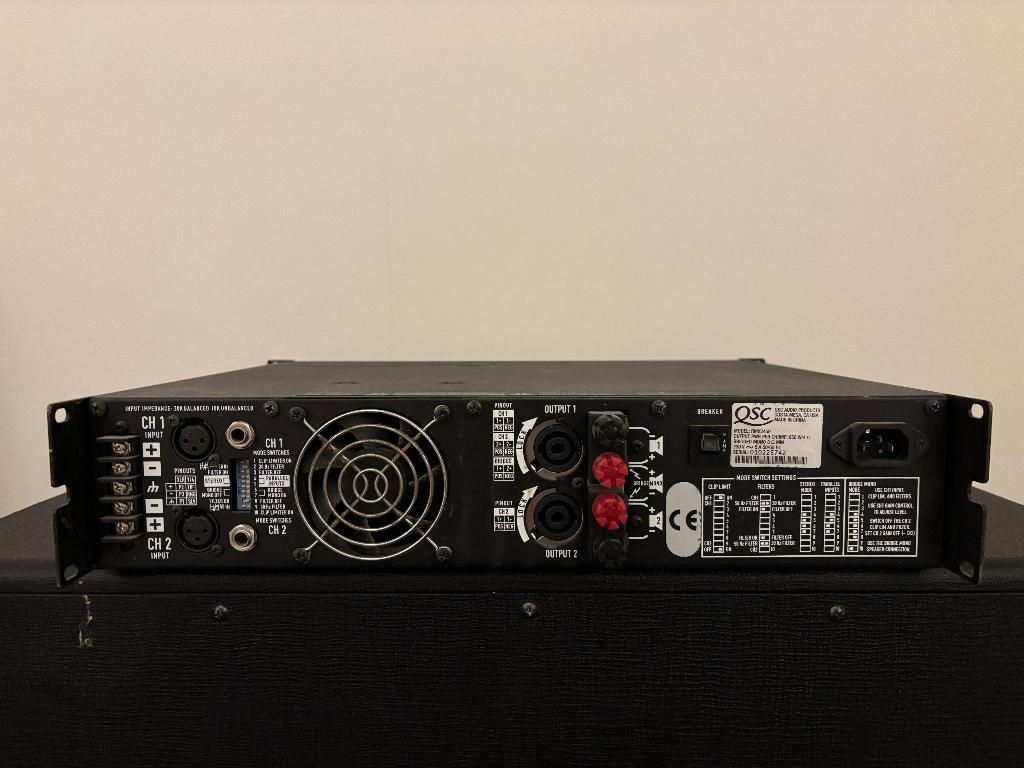 QSC RMX 2450 eindversterker, Muziek en Instrumenten, Ophalen, Gebruikt, 1000 watt of meer