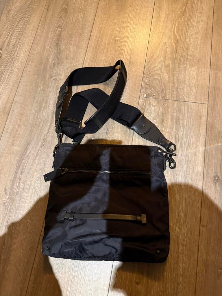 Valentino garavani messengerbag, Ophalen, Zo goed als nieuw, Zwart