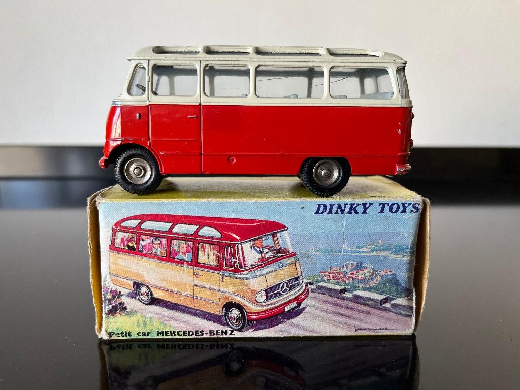 Dinky Toys #541 Mercedes Benz Petit Car, Ophalen of Verzenden, Zo goed als nieuw, Auto, Dinky Toys
