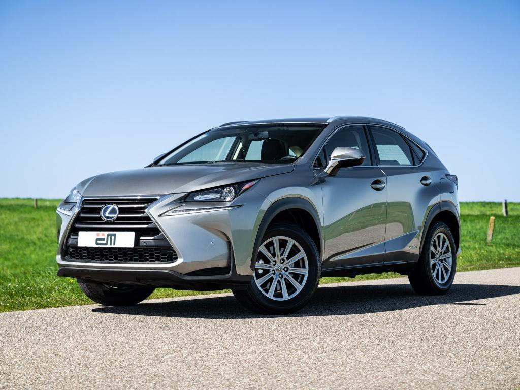 Lexus NX 300h AWD Leder Camera Trekhaak PDC v/a (bj 2017), Auto's, Lexus, Automaat, Gebruikt, Zwart, 1760 kg