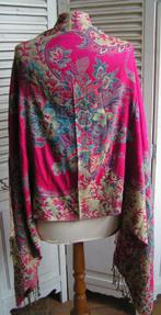 warme sjaal met goud nr VV 979, Kleding | Dames, Mutsen, Sjaals en Handschoenen, Verzenden, Zo goed als nieuw, Maat 46/48 (XL) of groter