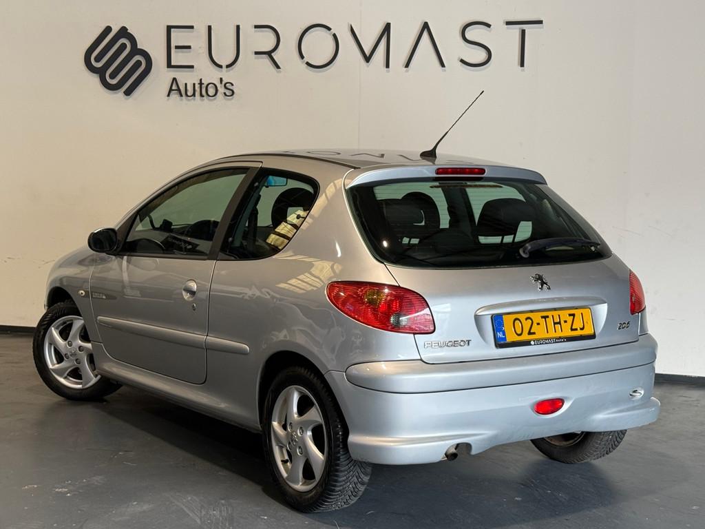 Peugeot 206 Gereserveerd!, Voorwielaandrijving, 31 €/maand, 4 cilinders, Origineel Nederlands