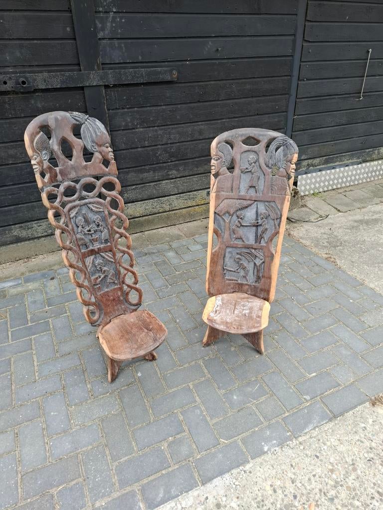 Twee houten stoelen met houtsnijwerk, Ophalen of Verzenden