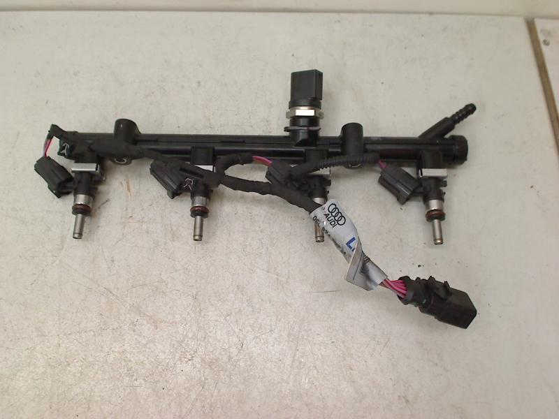 Brandstofverdeler A3  Audi A3 Sportback (8VA/8VF) 06h133681c, Gebruikt, Auto-Union-Straße  1, Ingolstadt 85057, , Duitsland, Info@audi.de