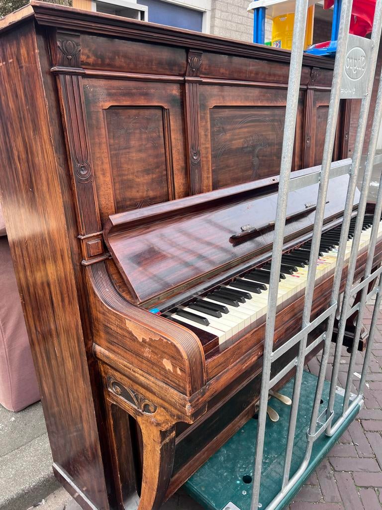 Antieke piano - Opknapper, Muziek en Instrumenten, Piano's, Ophalen, Gebruikt, Bruin, Piano
