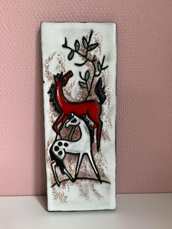 Ruscha vintage retro wandbord met paarden rood wit bruin, Antiek en Kunst, Antiek | Wandborden en Tegels, Ophalen of Verzenden