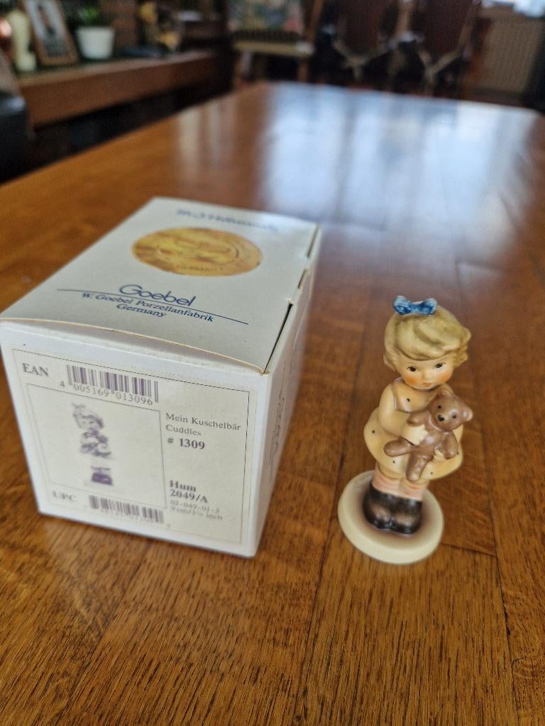 Hummel Hum 2049 A, Ophalen of Verzenden, Zo goed als nieuw, Hummel