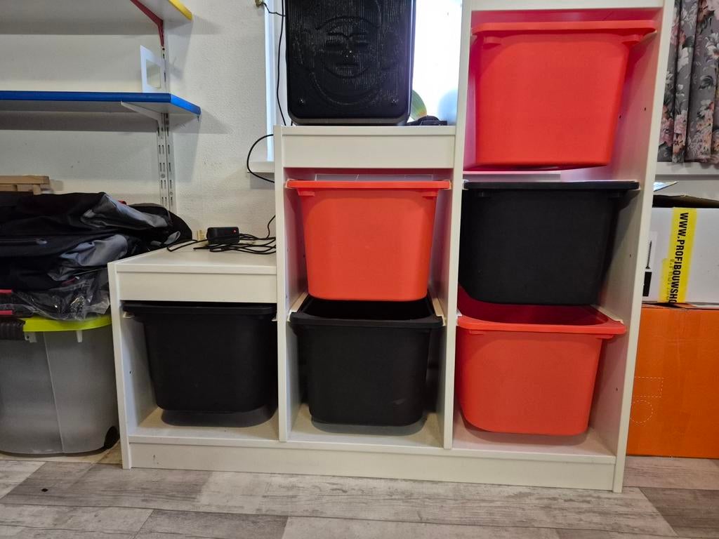 Trofast (Ikea) speelgoedkast compleet met opberg bakken, Kinderen en Baby's, Kinderkamer | Commodes en Kasten, Ophalen, Kast, Minder dan 50 cm