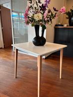 Witte eettafel met houten poten - beschadigd, Ophalen, Gebruikt, 50 tot 100 cm, Vierkant