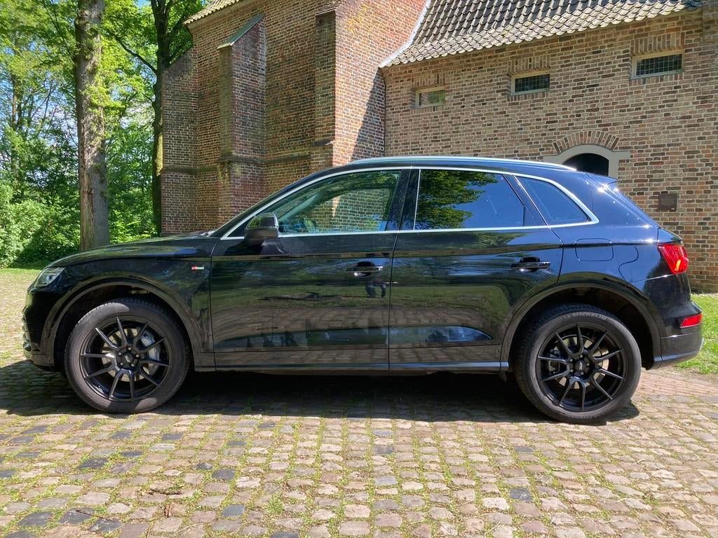 Audi Q5 50 TFSI e Quattro S-Line zuinige plug in hybrid, 1750 kg, 4 cilinders, Zwart, Plug-in hybride