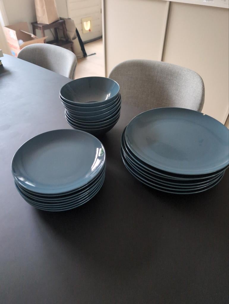 Färgklar blauw servies 8 stuks, Huis en Inrichting, Keuken | Servies, Ophalen, Gebruikt, Keramiek, Bord(en)