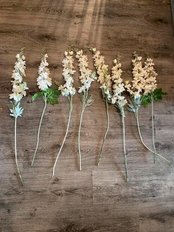 8 Witte Kunstbloemen - Nieuw beschikbaar voor biedingen