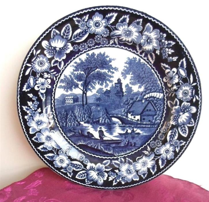 Wandbord WILDE ROSE Société Céramique. Maestricht., Antiek en Kunst, Antiek | Wandborden en Tegels, Ophalen of Verzenden