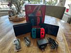 Nintendo Switch Oled NeonBlauw/Rood, Ophalen of Verzenden, Zo goed als nieuw, Met 2 controllers, Switch OLED