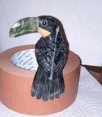 Toucan sculptuur van  verschillende steen soorten., Antiek en Kunst, Kunst | Beelden en Houtsnijwerken, Ophalen of Verzenden