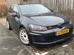 Volkswagen Golf 2.0 GTI Performance | Panoramadak | Camera, Auto's, Stof, 1295 kg, 4 cilinders, 1984 cc