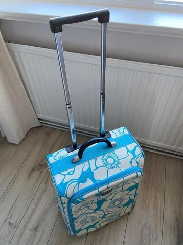 Lichtgewicht trolley met bloemenprint beschikbaar voor biedingen