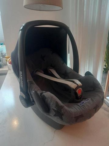 Maxi Cosi Pebble Plus complete set incl. Familiefix base beschikbaar voor biedingen