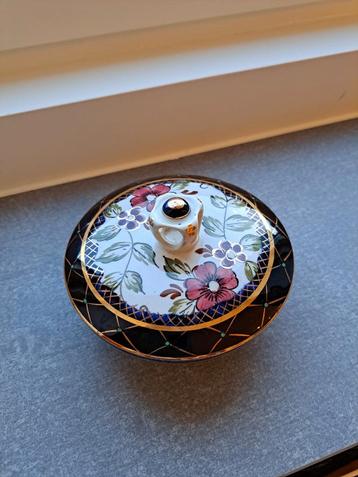 Antiek Flora Plateel Gouda Bonbonschaaltje beschikbaar voor biedingen