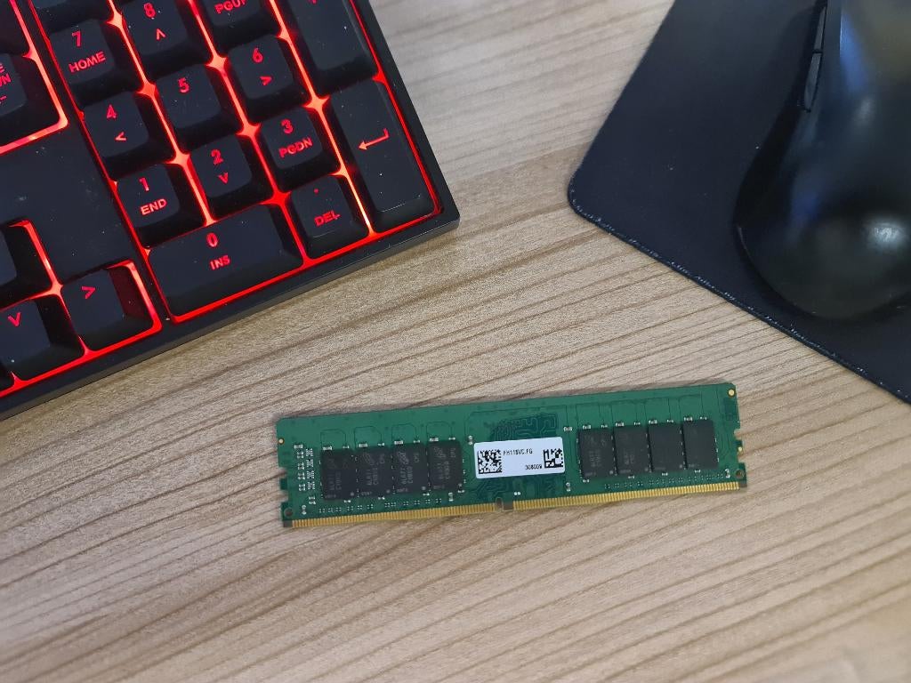 Crucial DDR4 16GB RAM, Computers en Software, RAM geheugen, Ophalen, DDR4, Zo goed als nieuw, Desktop