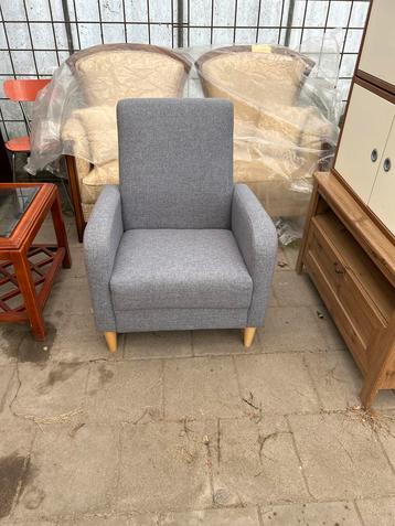 Mooie grijze fauteuil - Nieuwerkerk a/d IJssel beschikbaar voor biedingen