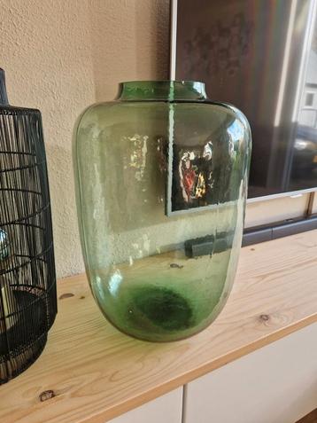 Grote vaas  beschikbaar voor biedingen